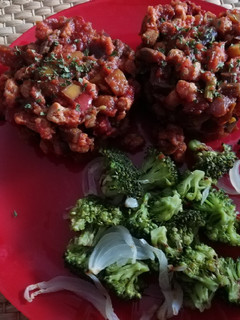 Una foto de Soja texturizada con tomate y verduras
