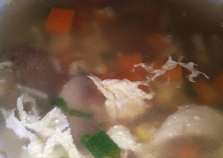 Bagaimana Menyiapkan Chicken Corn Sup, Enak