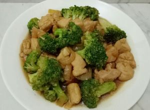 Foto resep Brokoli Cah Ayam Saus Tiram