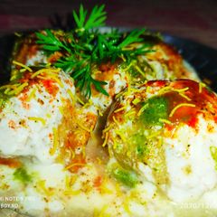 A picture of Dahi Vada.