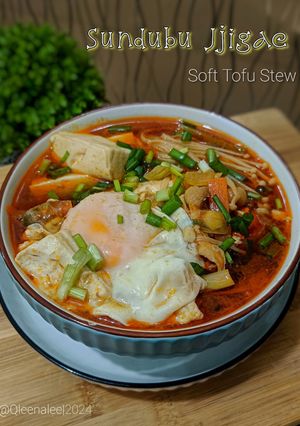 Gambar Sundubu Jjigae (Soft Tofu Stew) Korean food