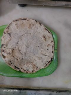 જુવાર નો રોટલો (Jowar Rotla Recipe In Gujarati) રેસીપી મુખ્ય ફોટો