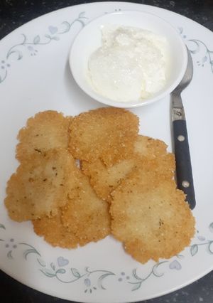 A picture of Sabudana & potato puri (Falahari / Vrat snack).