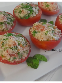 Una foto de Tomates rellenos de tabulé