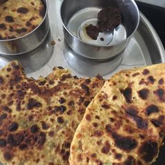 A picture of Khakhra paratha.