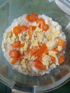 Foto resep Mpasi 8 bulan wortel, keju, kuning telur puyuh, dan beras