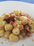 Chicchi di Patate con Mortadella, Funghi Porcini e Granella di Pistacchio