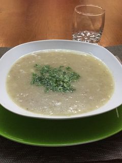 Una foto de Sopa de sémola con carne