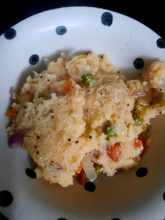 વેજીટેબલ ઉપમા (Vegetable Upma Recipe In Gujarati) રેસીપી મુખ્ય ફોટો