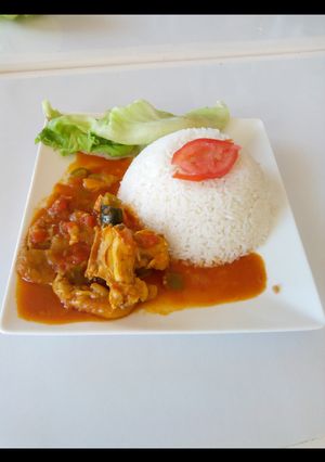 A picture of Saucy chicken stew.