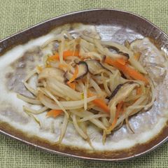 A picture of Stir-fried bean sprouts with miso ＆ butter.