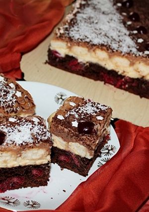Vaníliakrémes karamellás meggyes kocka recept fotója
