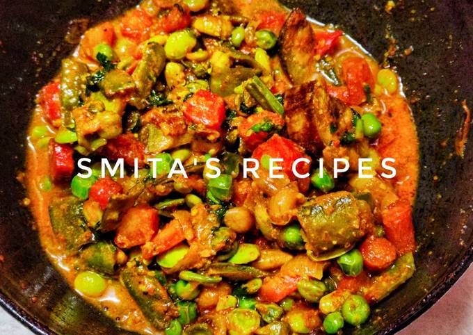 भोगीची मिक्स भाजी (bhogichi mix bhaji recipe in marathi) रेसिपी Smita