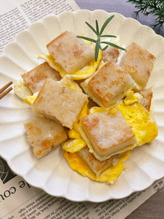 一鍋到底「蘿蔔糕炒蛋」酥脆好吃。 的食譜成品照片