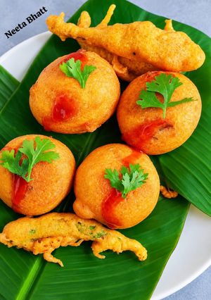 केला वडे रेसिपी मुख्य फोटो