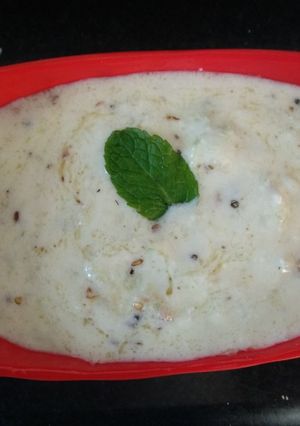 A picture of Walnut, cucumber garlic raita.