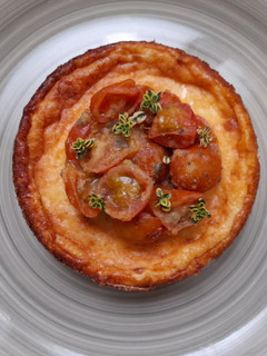 Una foto de Tarta de Idiazábal con tomates cherry