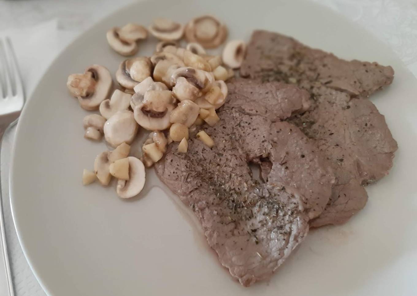 Filete de ternera con champiñones