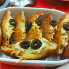 A picture of Cheesy chicken Bread pockets..