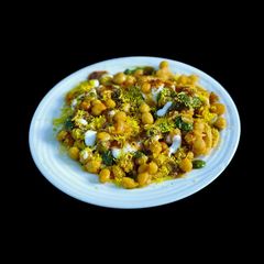 A picture of White Matar Papdi Chaat.