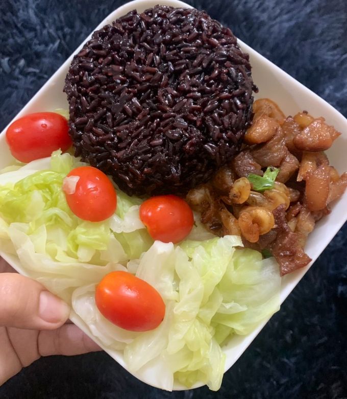 Cách Làm Món Cơm Gạo Lứt Tôm Xào Thịt ~ 400calo của Đinh Hà - Cookpad