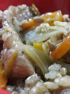 Una foto de Wok de Cerdo con Arroz Yamaní
