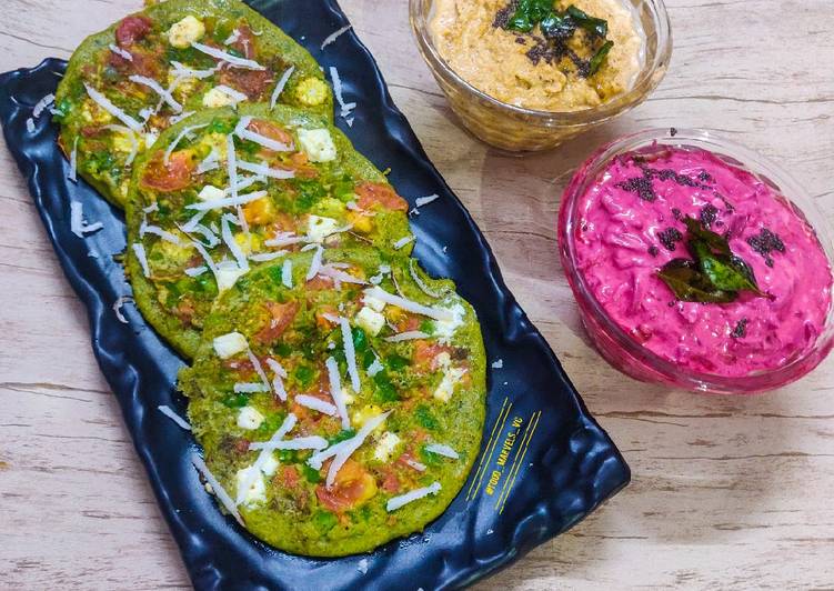 Spinach Oats Uttapam with Coconut chutney and Beetroot Dip