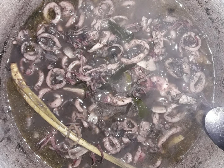Cara Mudah Menyiapkan Resep Cumi lada hitam saos tiram yang Lezat Anti Ribet, Lezat Sekali