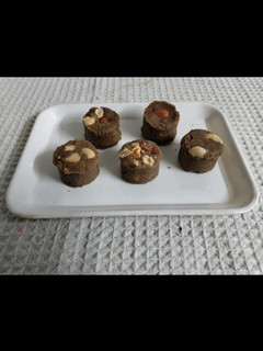 અડદિયા નાં લાડુ (Adadiya Ladoo Recipe In Gujarati) રેસીપી મુખ્ય ફોટો