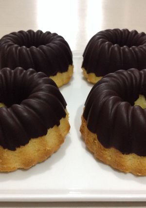 Una foto de Mini bundt cake de naranja y chocolate