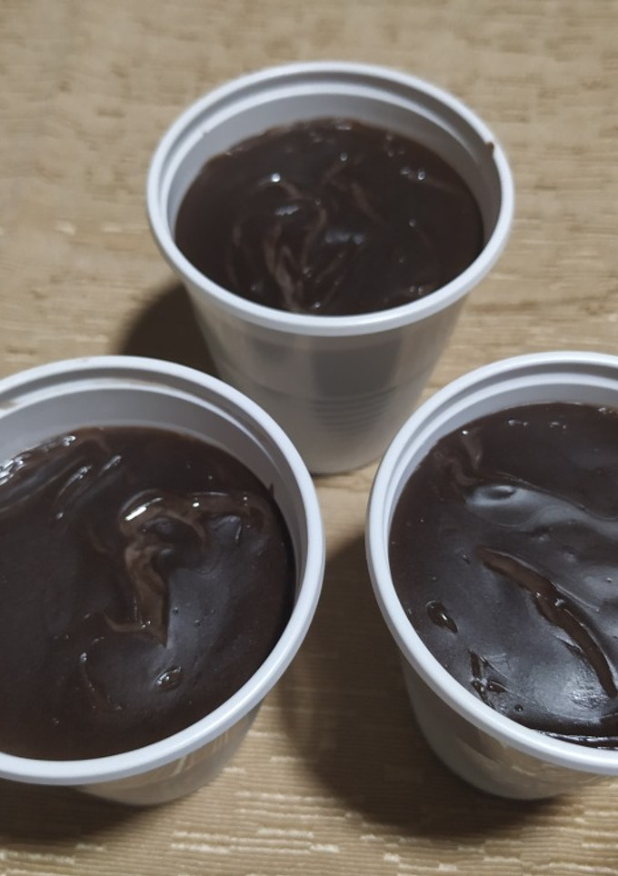 Una foto de Postre simil "Danette de Chocolate" caserito 😋 🍫