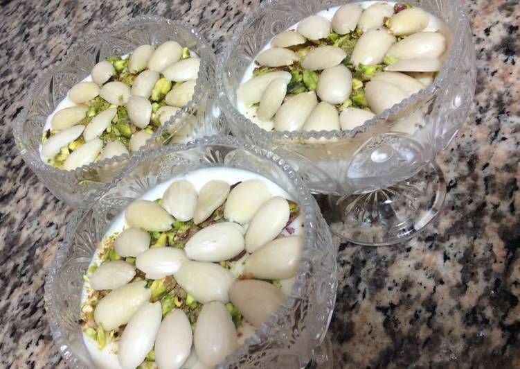 How to Prepare Award-winning Lebanese pudding (mhalabieh with honey)