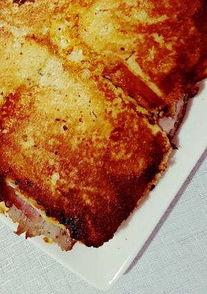 Una foto de Carne empanada al estilo tostada francesa