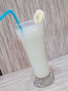عکسی از دستور شیر موز😋🍹
