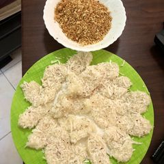 A picture of Palitaw (flat rice cake).