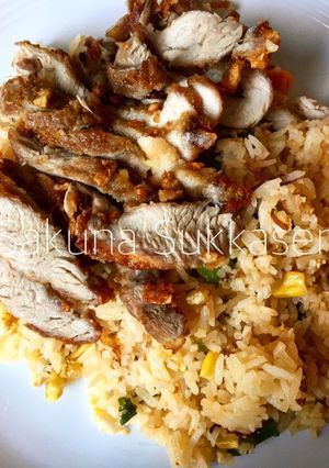รูปของ ข้าวผัดสไตล์เสฉวนกับหมูทอด