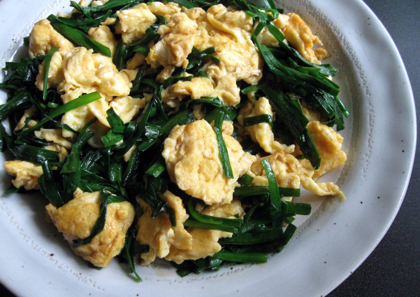 Stir-fried Garlic Chives & Eggs