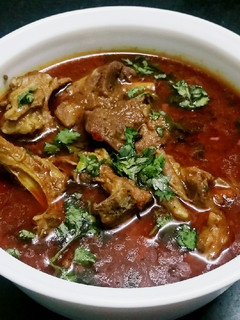 A picture of Resturant style special punjabi mutton curry.