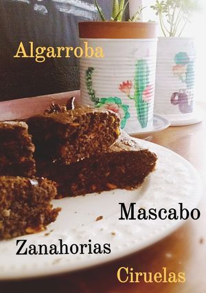 Una foto de Budín de zanahoria, ciruelas secas y algarroba