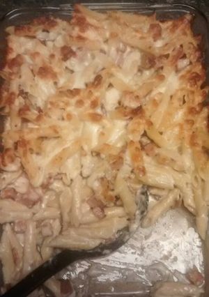 A picture of Cheesy Chicken Cordon Bleu Casserole.