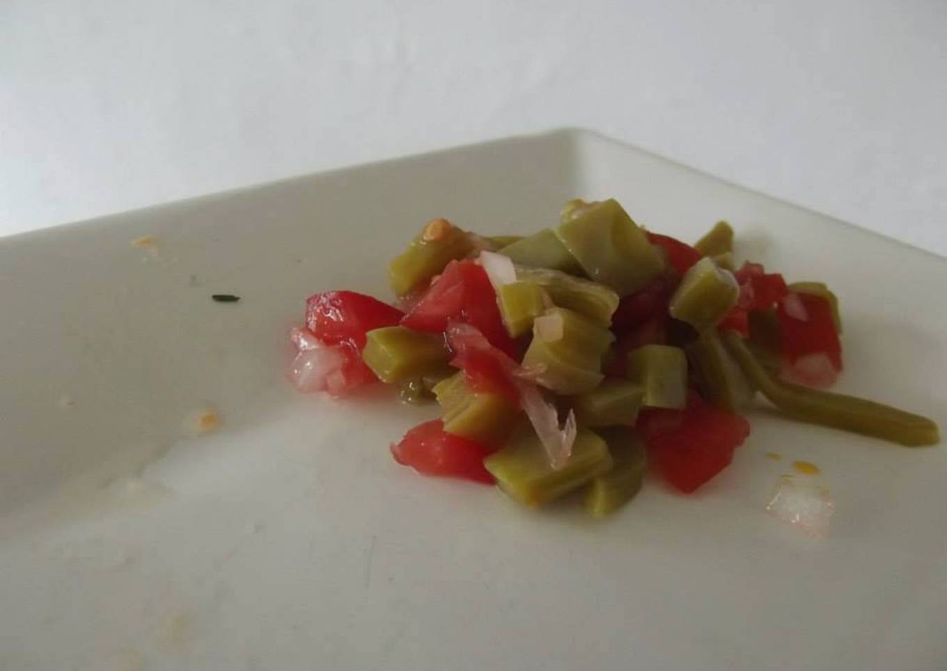 Nopales con polvo de camarón y chía