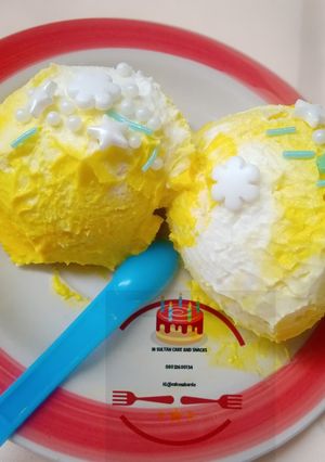 A picture of Simple vanilla ice cream.