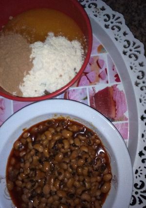 A picture of Beans and custard.