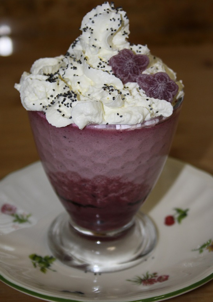 Una foto de Mousse de frutos del bosque