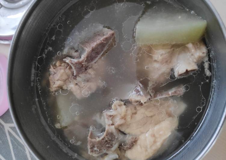 Sup Kundur Iga Babi / Soup Tungkua Ayam Kampung