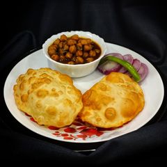 A picture of Chole bhature.