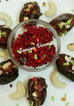 A picture of Paan khajur.