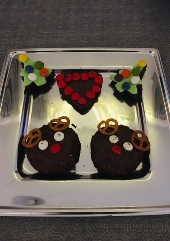 Una foto de Brownie navideño