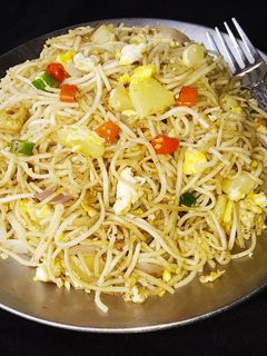 এগ চাউমিন (egg chowmein recipe in Bengali) রেসিপির প্রধান ছবি