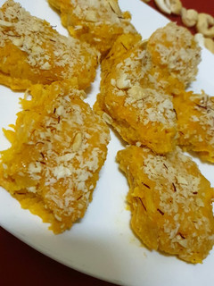 A picture of Kesar Kaju Carrot Halwa.